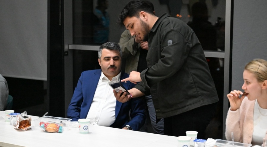 Başkan Yılmaz Sahurda Gençleri Ağırladı